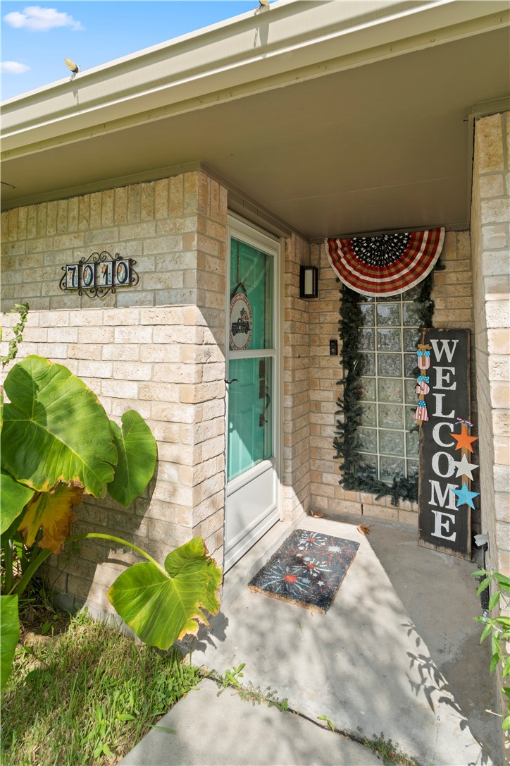 7010 Tree Top Place Corpus Christi TX 78413