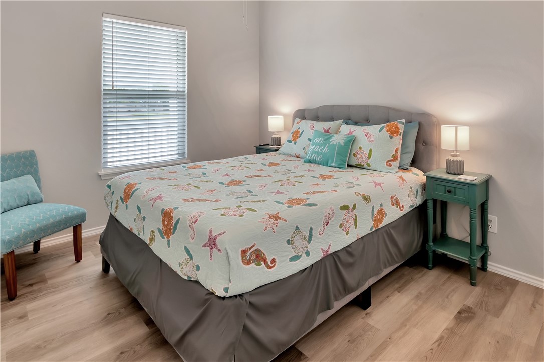 143 Paradise Dr E Rockport TX 78382