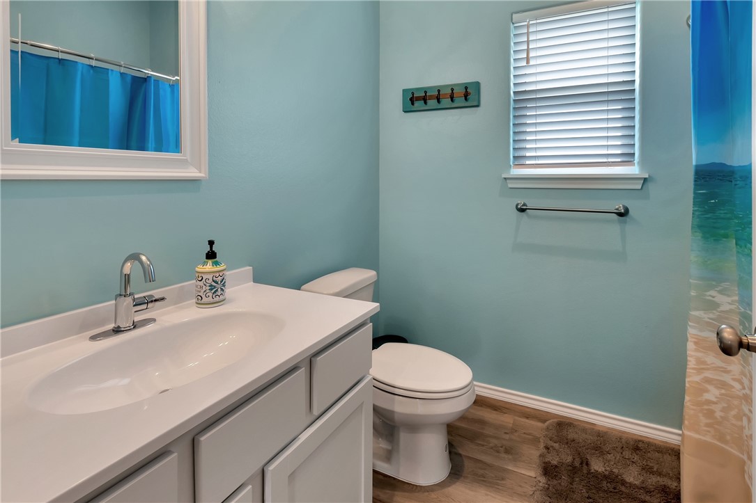 143 Paradise Dr E Rockport TX 78382