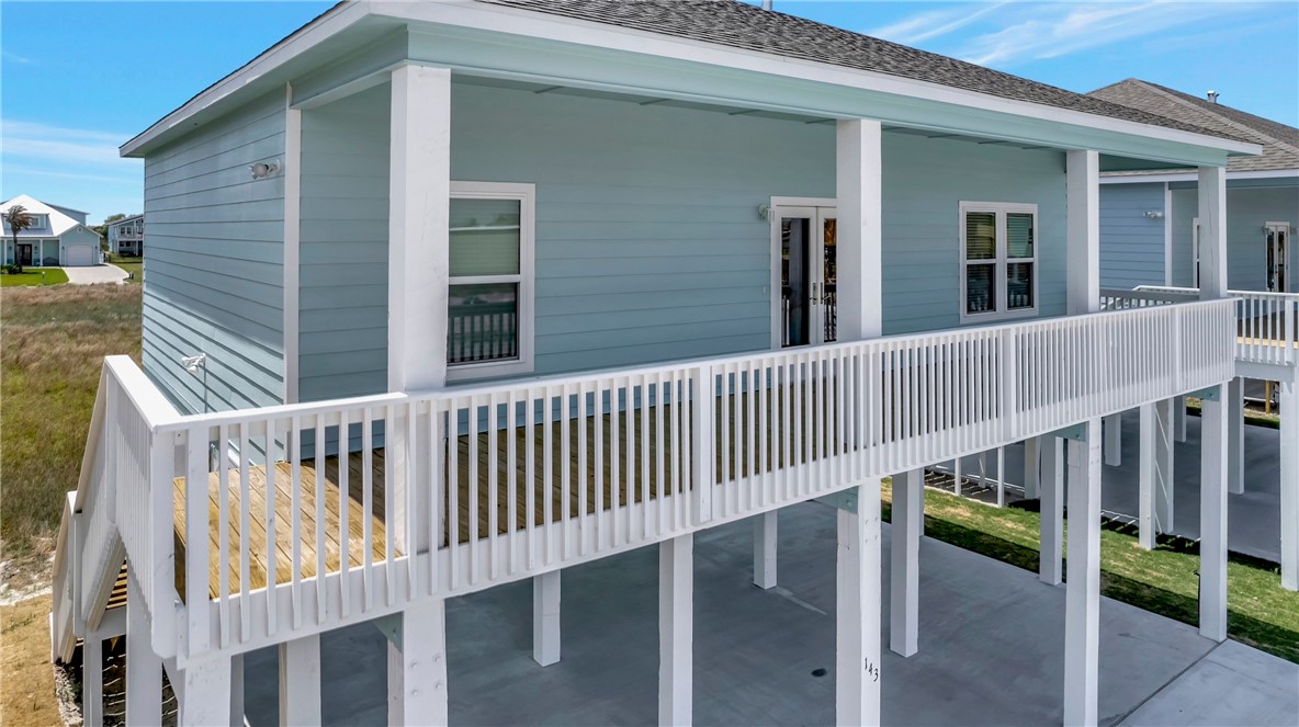 143 Paradise Dr E Rockport TX 78382