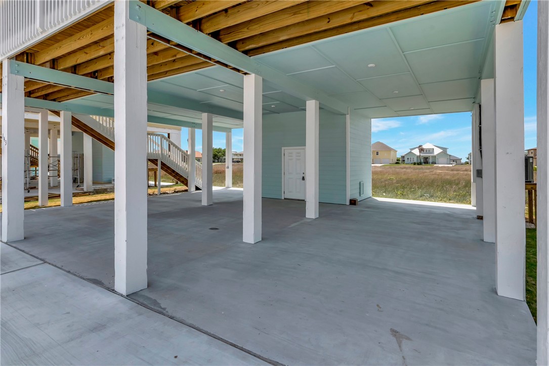 143 Paradise Dr E Rockport TX 78382