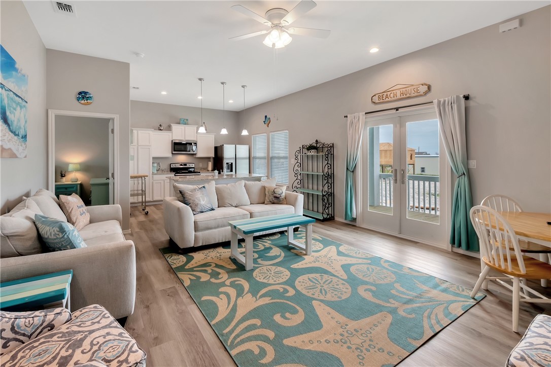 143 Paradise Dr E Rockport TX 78382