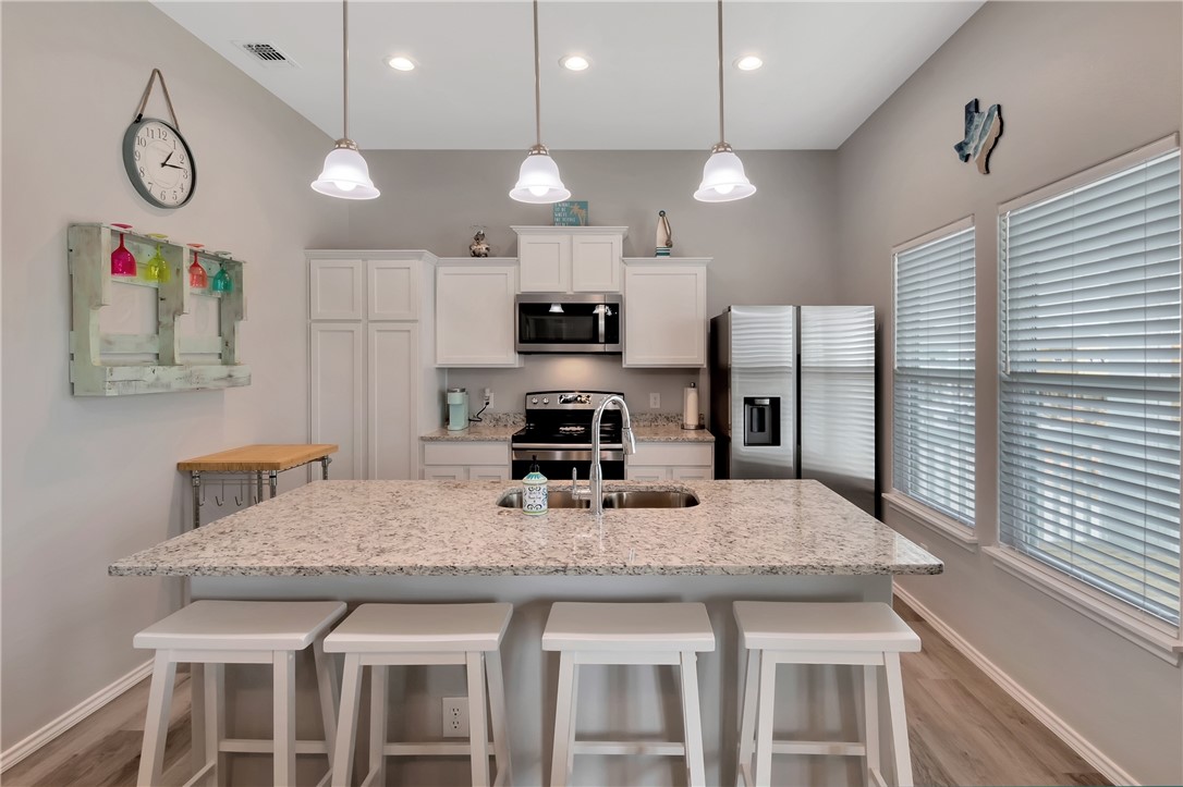 143 Paradise Dr E Rockport TX 78382