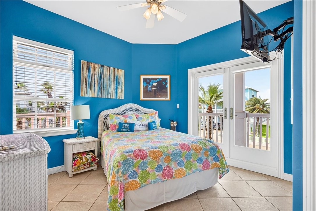 220 Keewaydin Port Aransas TX 78373