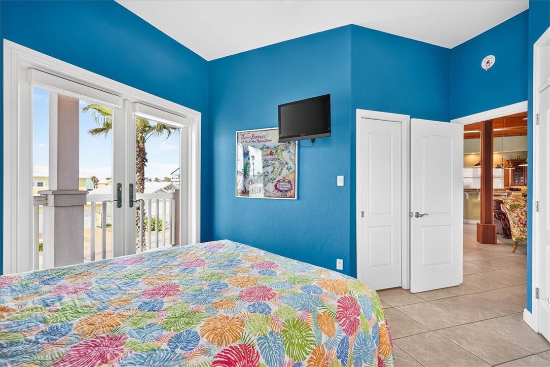 220 Keewaydin Port Aransas TX 78373
