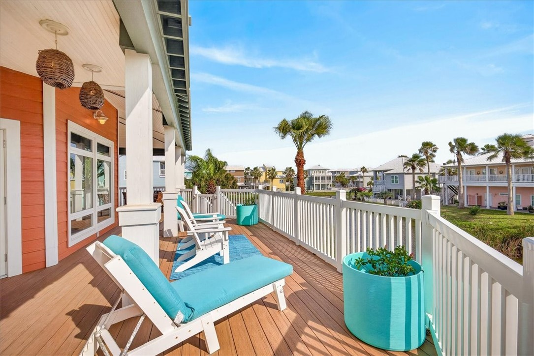 220 Keewaydin Port Aransas TX 78373