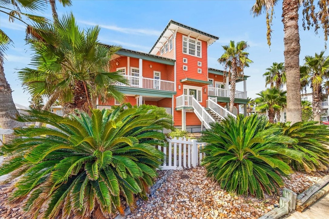 220 Keewaydin Port Aransas TX 78373
