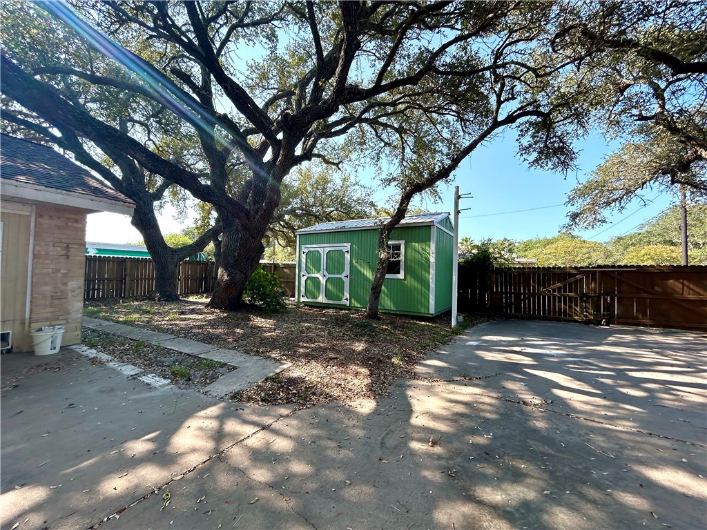 848 Oak Avenue Rockport TX 78382