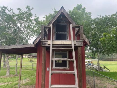 24857 Lakeview (CR 360) Mathis TX 78368