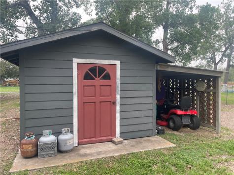 24857 Lakeview (CR 360) Mathis TX 78368