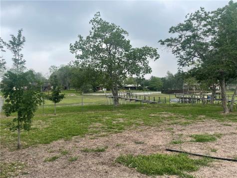 24857 Lakeview (CR 360) Mathis TX 78368
