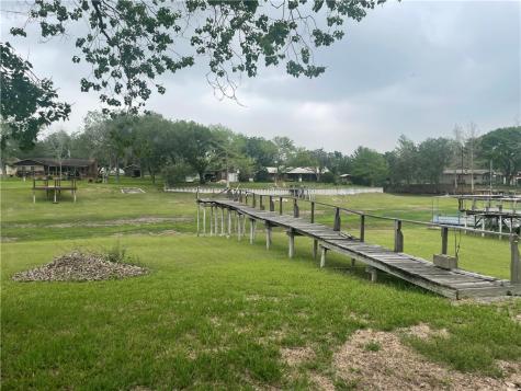 24857 Lakeview (CR 360) Mathis TX 78368