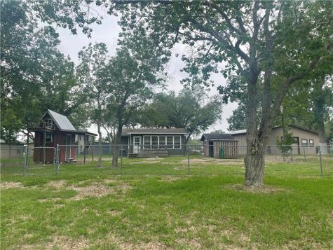 24857 Lakeview (CR 360) Mathis TX 78368