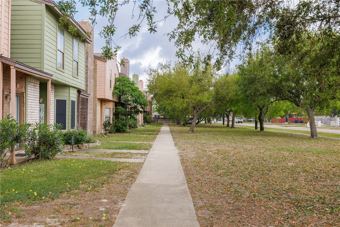 2705 Saint Joseph E Corpus Christi TX 78418
