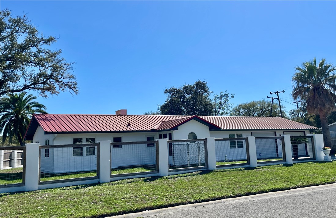 2005 Bay Avenue Rockport TX 78382