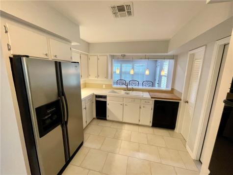 2005 Bay Avenue Rockport TX 78382