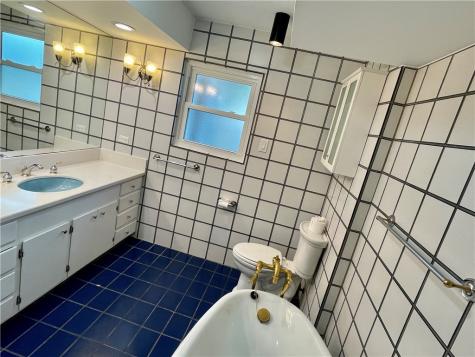 2005 Bay Avenue Rockport TX 78382
