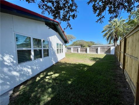 2005 Bay Avenue Rockport TX 78382