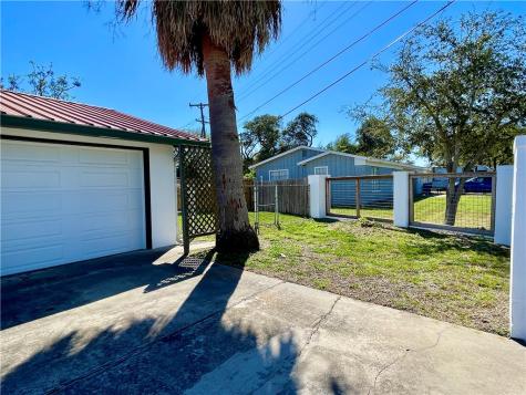 2005 Bay Avenue Rockport TX 78382