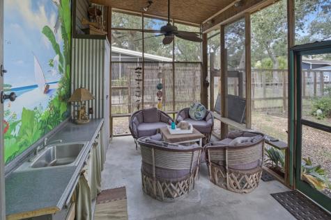 1908 Glass Avenue Rockport TX 78382