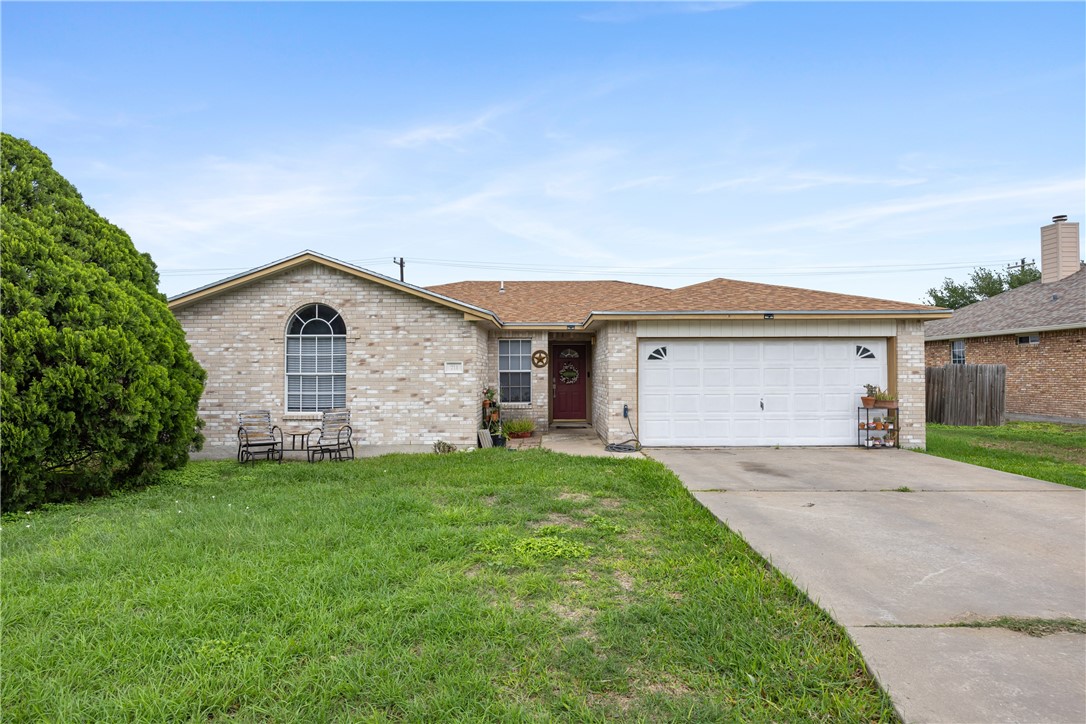 711 Aurora Street Bishop TX 78343
