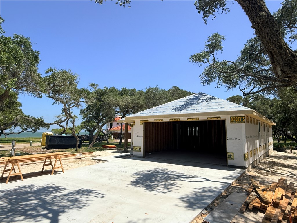 2106 Royal Oaks Rockport TX 78382