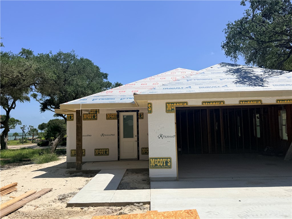 2106 Royal Oaks Rockport TX 78382