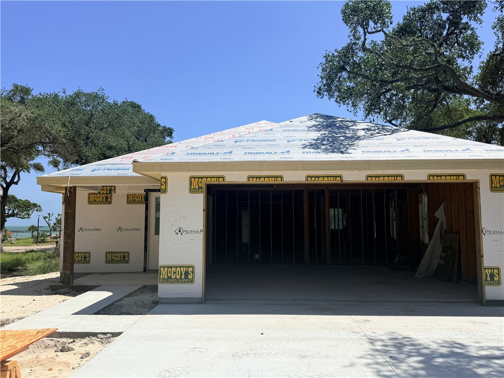2106 Royal Oaks Rockport TX 78382
