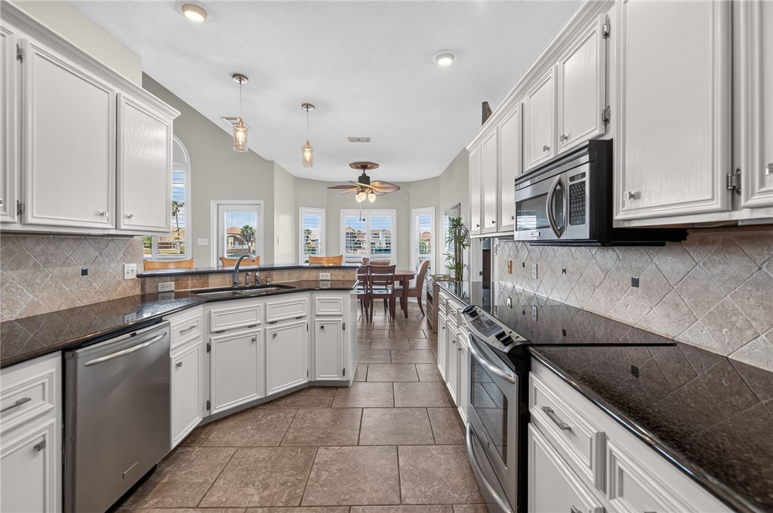13722 Cayo Cantiles Street Corpus Christi TX 78418