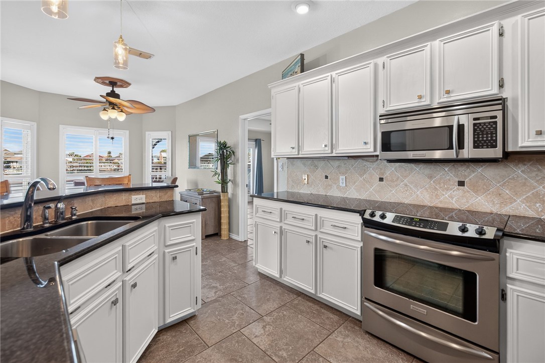 13722 Cayo Cantiles Street Corpus Christi TX 78418