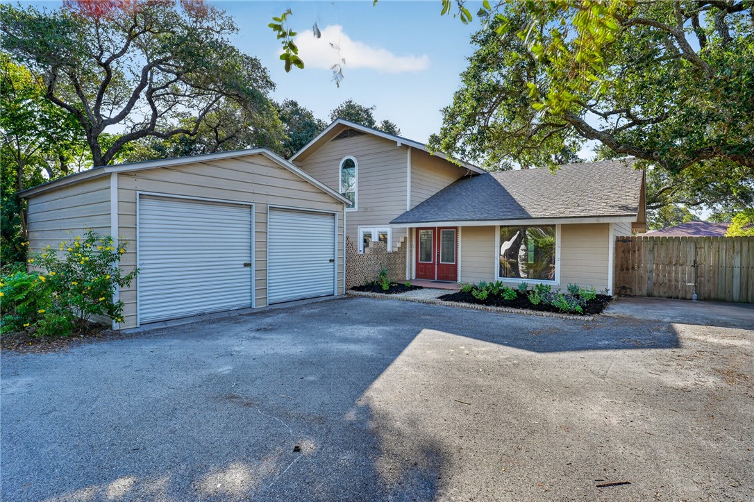 1407 Shadyside Drive Rockport TX 78382
