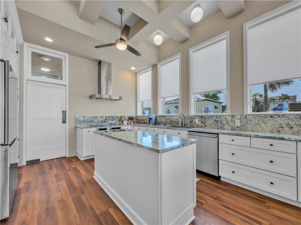 4734 Ocean Drive Corpus Christi TX 78412
