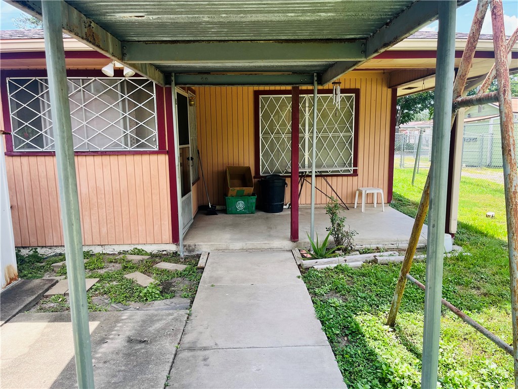 215 Hiawatha Corpus Christi TX 78405