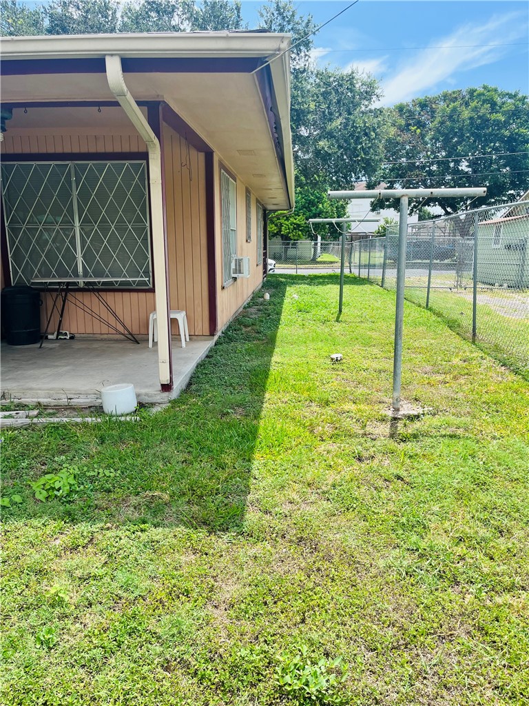 215 Hiawatha Corpus Christi TX 78405