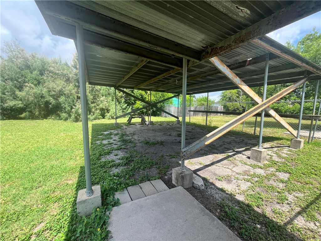 215 Hiawatha Corpus Christi TX 78405