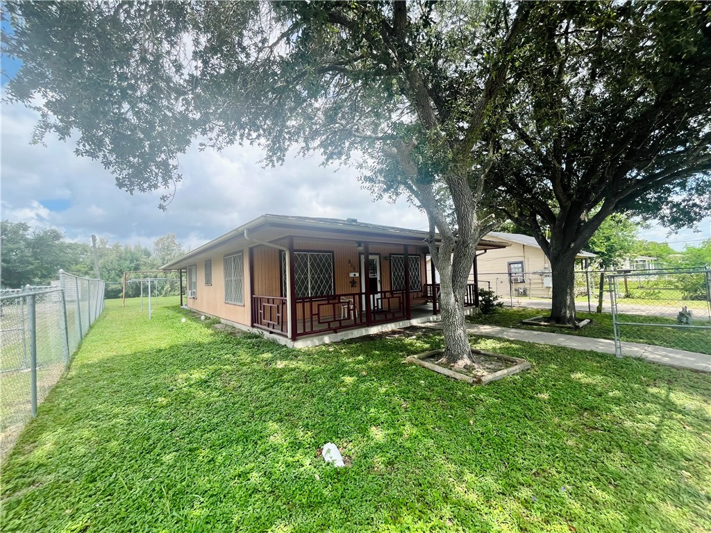 215 Hiawatha Corpus Christi TX 78405
