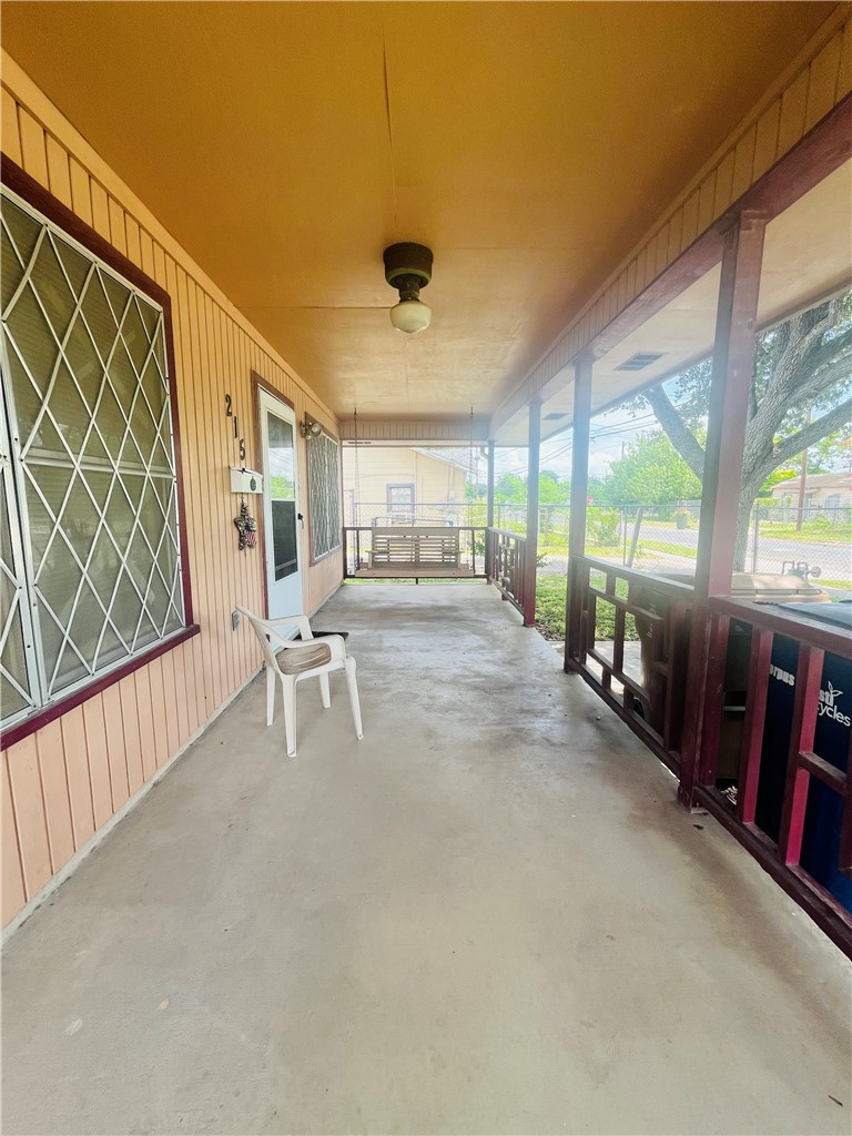 215 Hiawatha Corpus Christi TX 78405