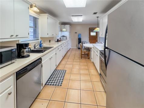 1600 Fairdale Street Alice TX 78332