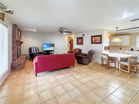 1600 Fairdale Street Alice TX 78332