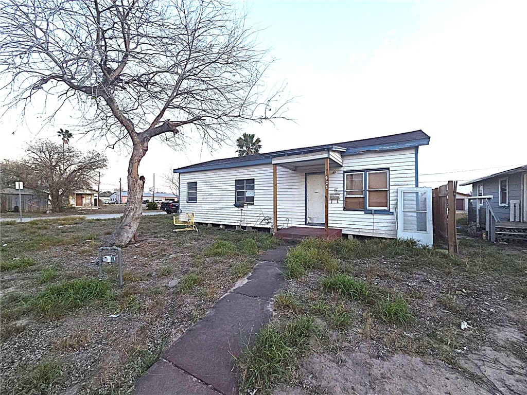 921 E A Avenue Kingsville TX 78363