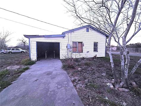 921 E A Avenue Kingsville TX 78363