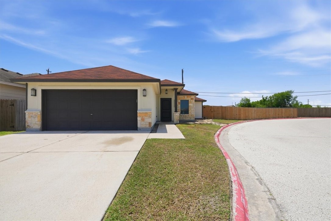 7201 Lake Tranquility Drive Corpus Christi TX 78414