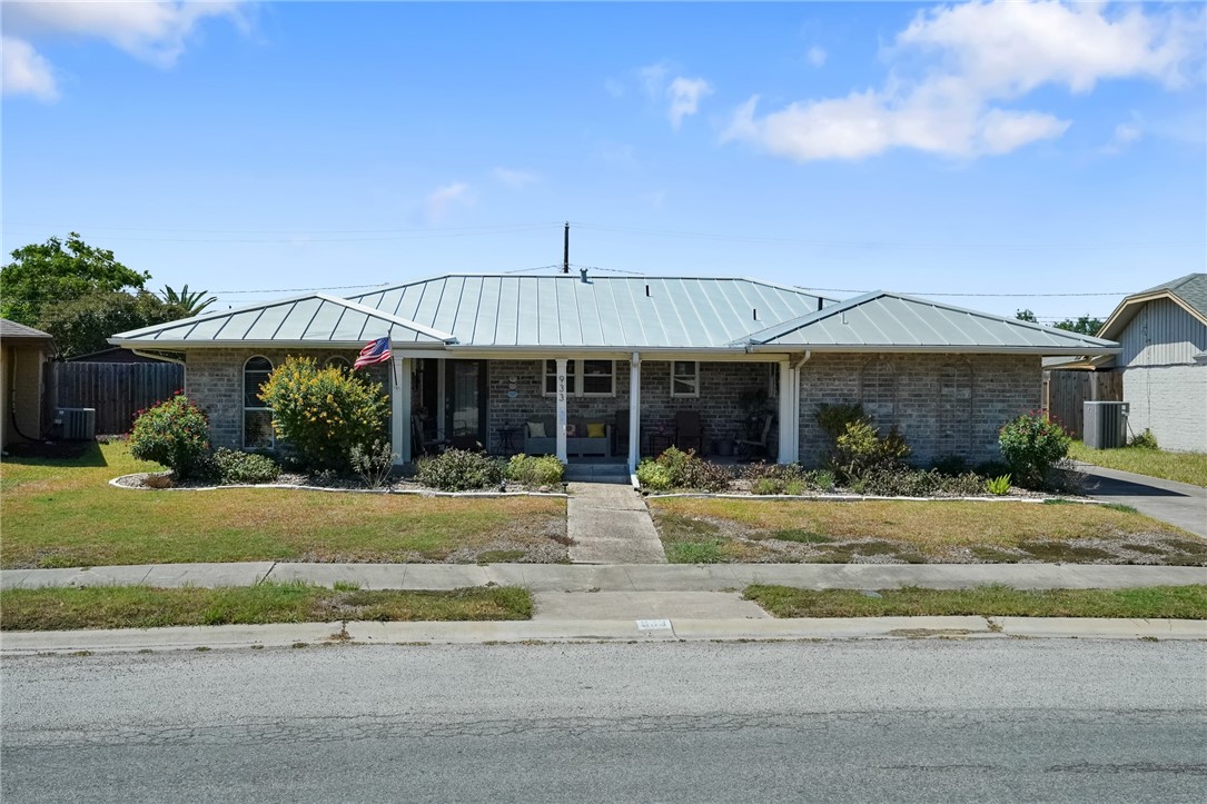933 Egyptian Drive Corpus Christi TX 78412