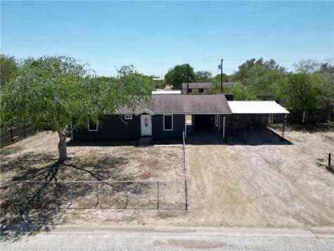 401 Parklane Street Freer TX 78357