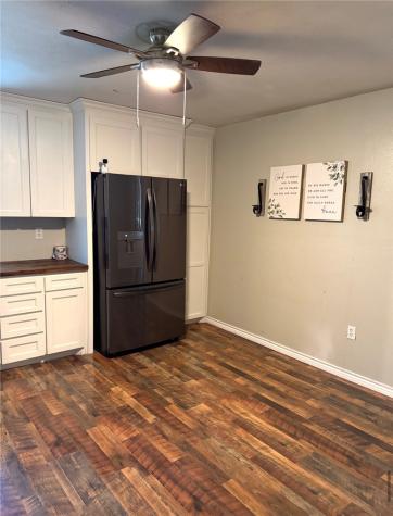 401 Parklane Street Freer TX 78357