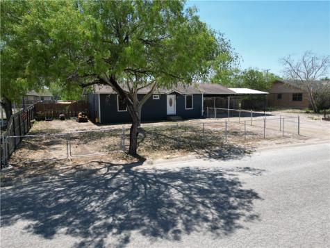 401 Parklane Street Freer TX 78357