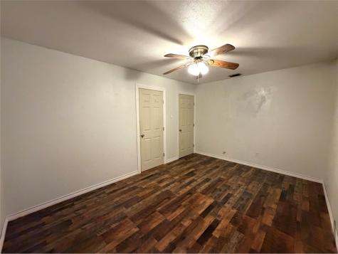 401 Parklane Street Freer TX 78357