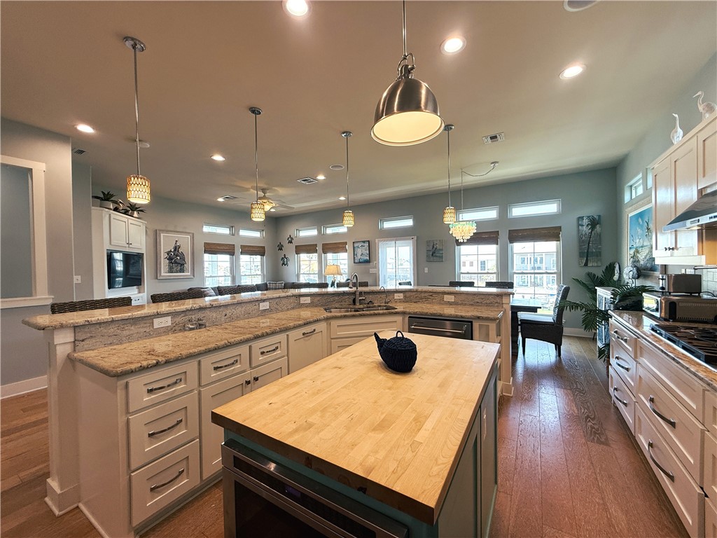 480 Bayside Drive Port Aransas TX 78373