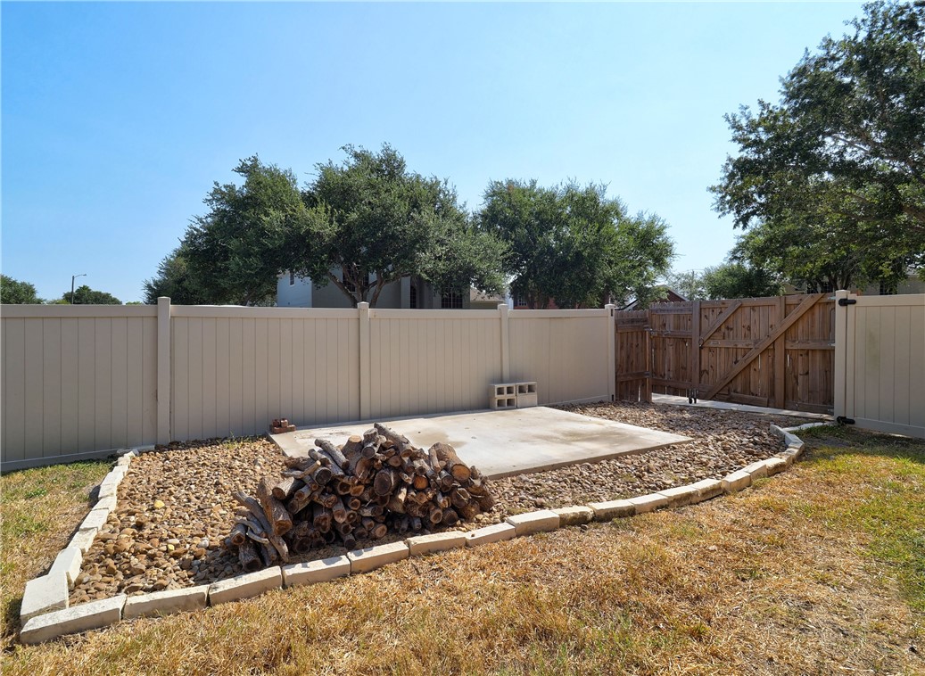 7401 Lake Livingston Corpus Christi TX 78413