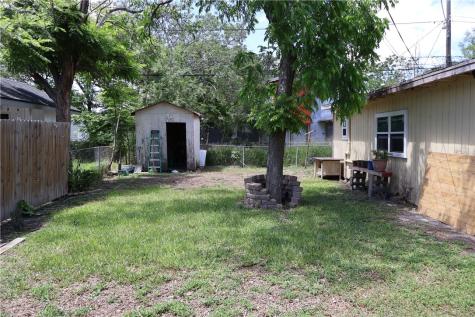 2217 Roslyn Street Corpus Christi TX 78416